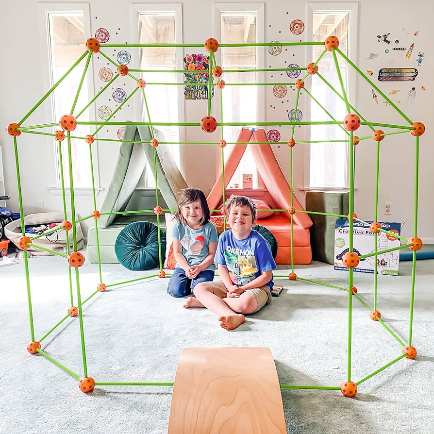 Construction Fort Building Kit Includes